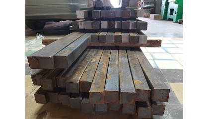 Квадрат стальной горячекатаный 200x200 мм 40Х фото квадрат стальной горячекатаный 200x200 мм 40Х купить в Кургане