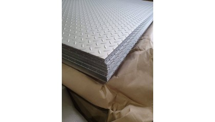 Лист нержавеющий рифленый чечевица 1 мм AISI 316 фото лист нержавеющий рифленый чечевица 1 мм AISI 316 купить в Кургане