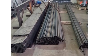 трубу профильную Б/Ш квадратную 25x25 2 мм С345 купить в Кургане