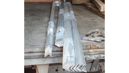 уголок алюминиевый равнополочный 40x40х2 мм 1050 купить в Кургане