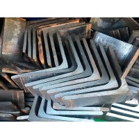 Уголок стальной гнутый равнополочный 100x100x4 мм С235 ГОСТ 19771-93